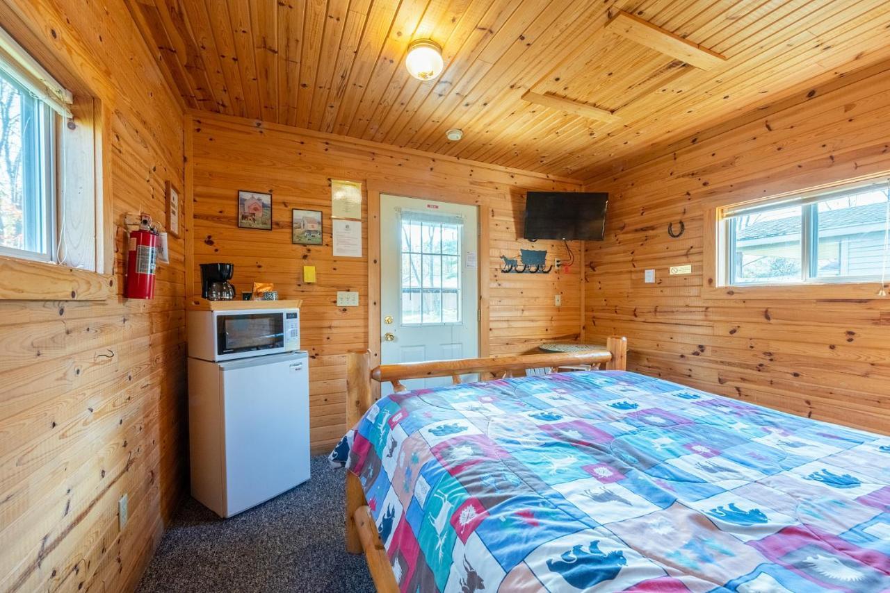 Spur Of The Moment Ranch Hotel Mountain Bagian luar foto